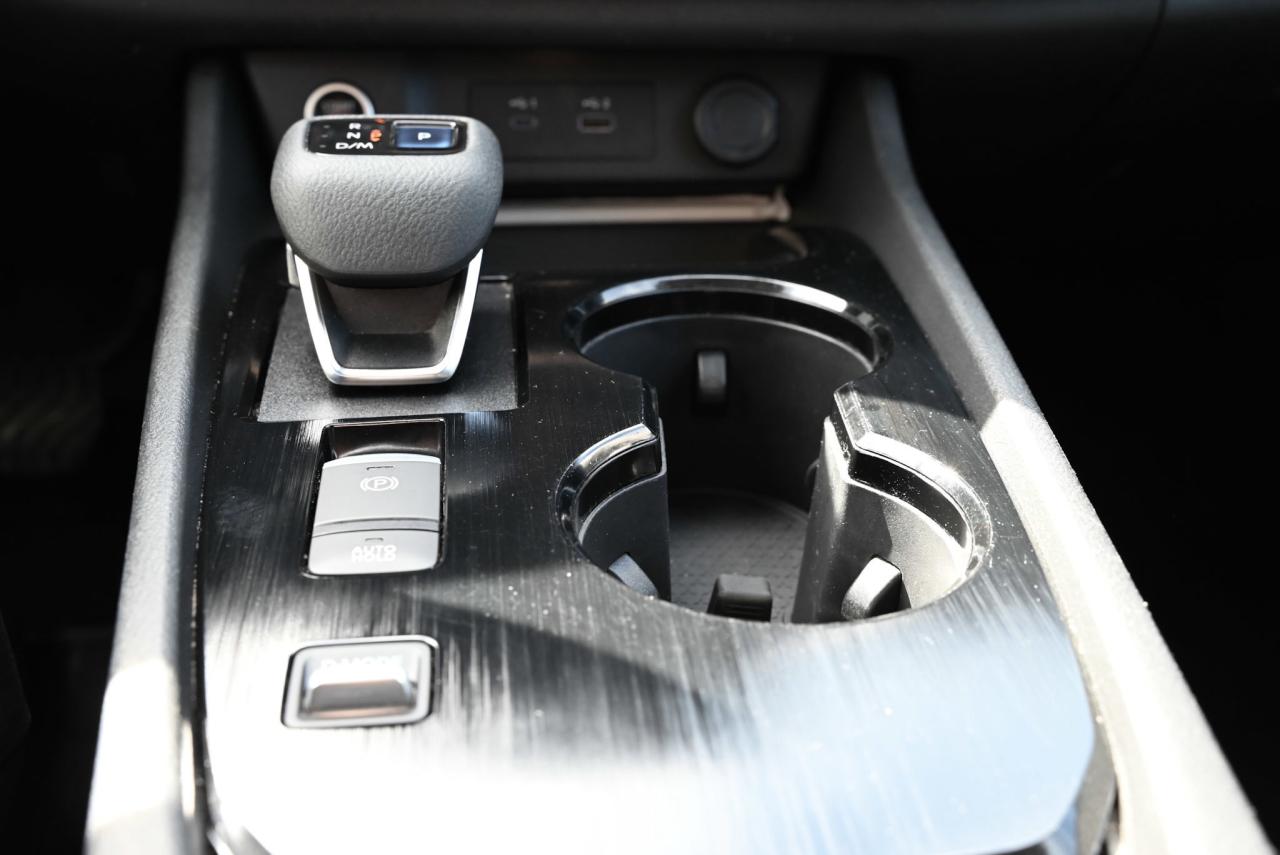 2021 Nissan Rogue S PKG/ 1-OWNER SUV Photo