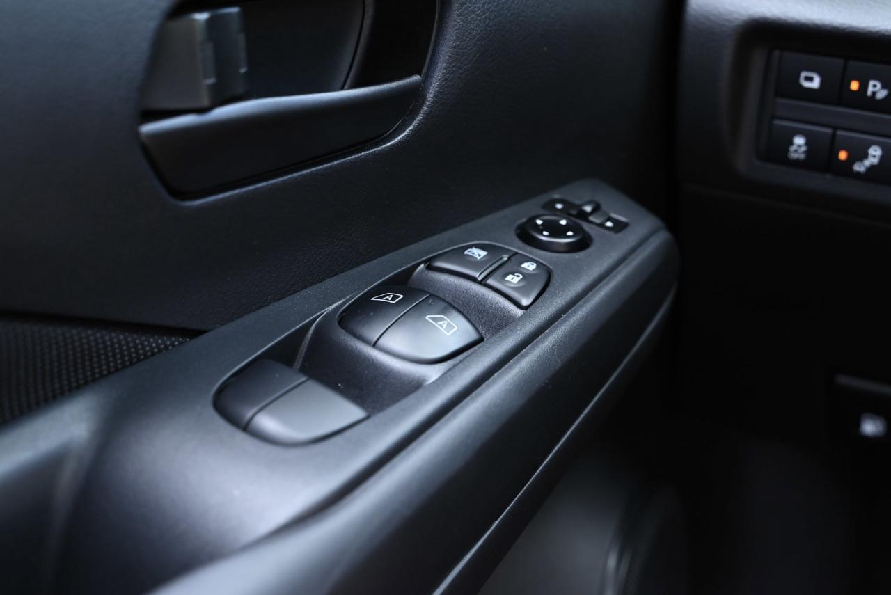 2024 Nissan Kicks ONLY 9000 KILO WOW / BLUETOOTH / REARVIEW CAMERA / Photo