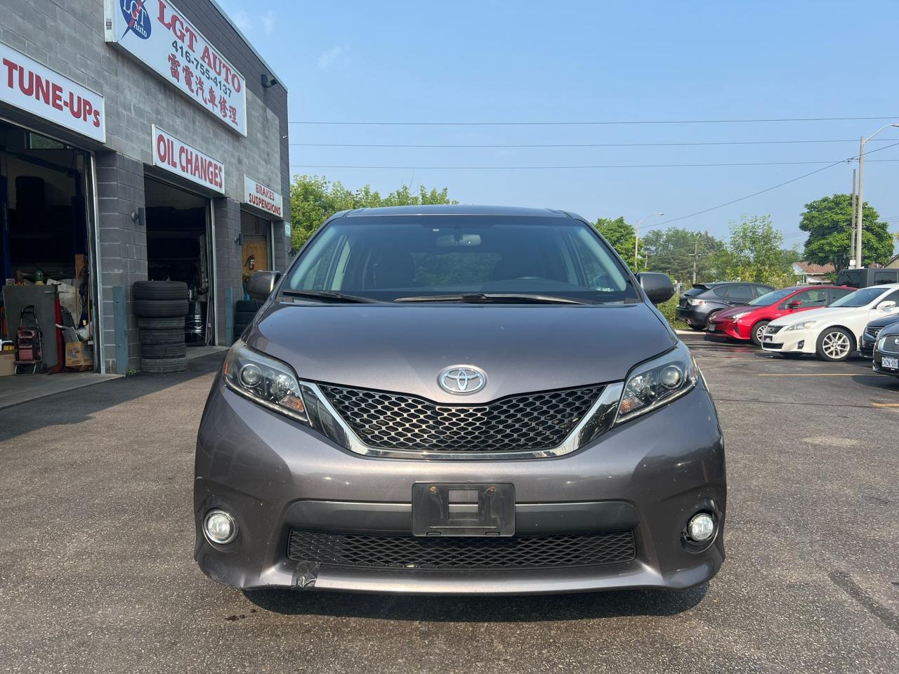 2017 Toyota Sienna 5dr SE 8-Pass FWD Accident Free Low KMS Photo