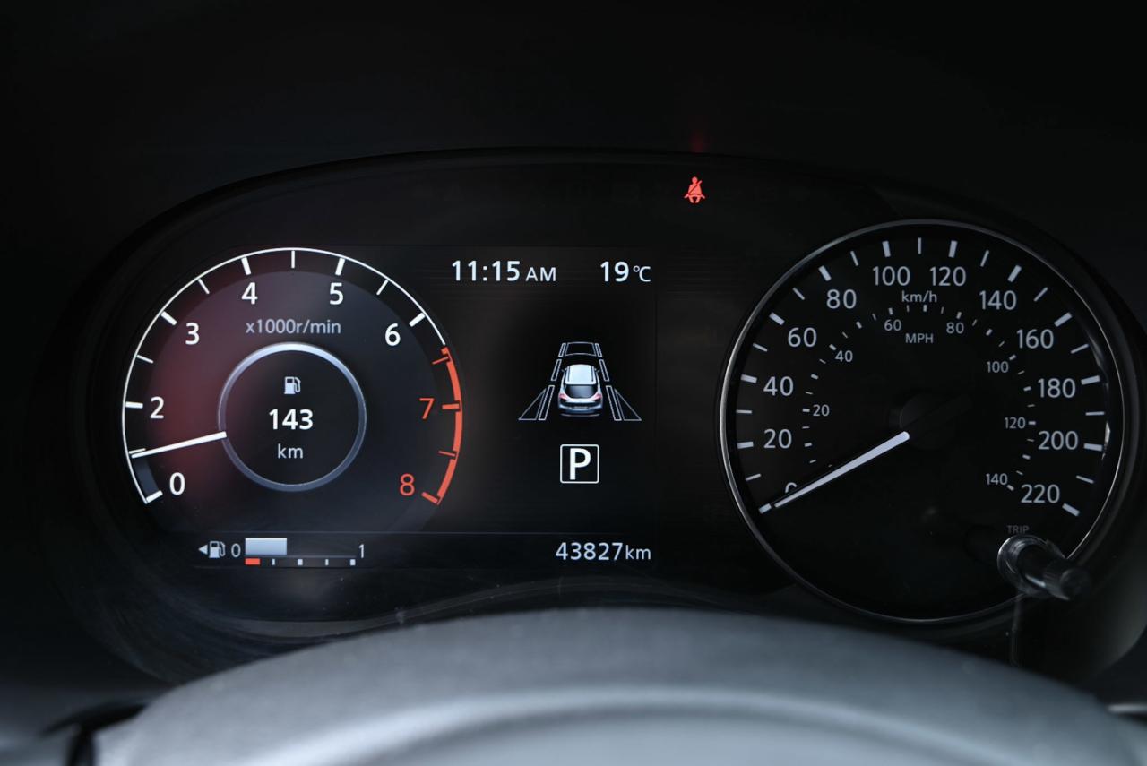 2023 Nissan Kicks SV/ 1-owner / HEATED SEATS / HEATED STEERING WHEEL Photo