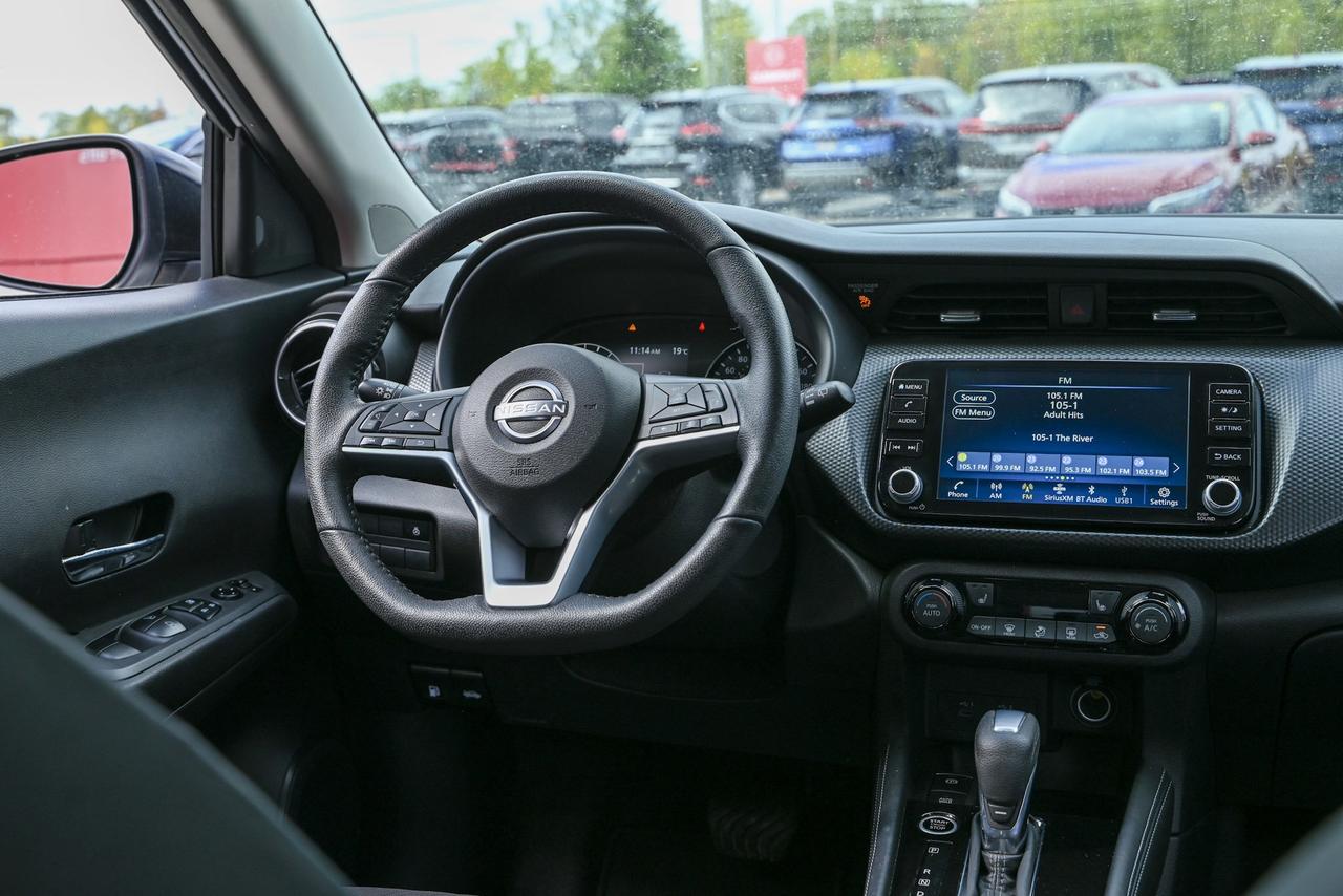 2023 Nissan Kicks SV/ 1-owner / HEATED SEATS / HEATED STEERING WHEEL Photo