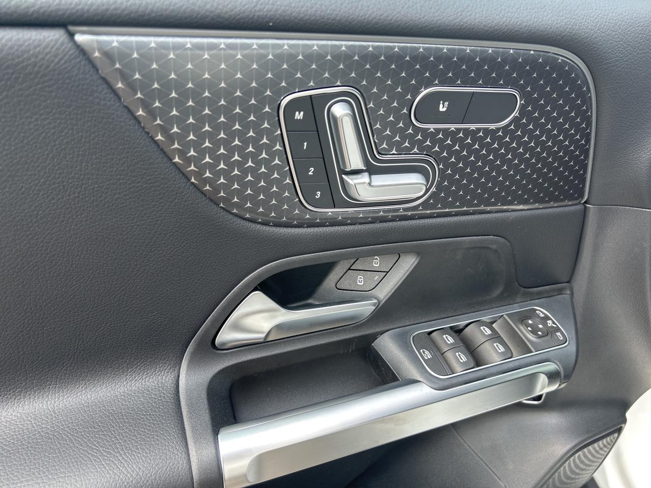 2026 Mercedes-Benz GLB 250 4MATIC Photo