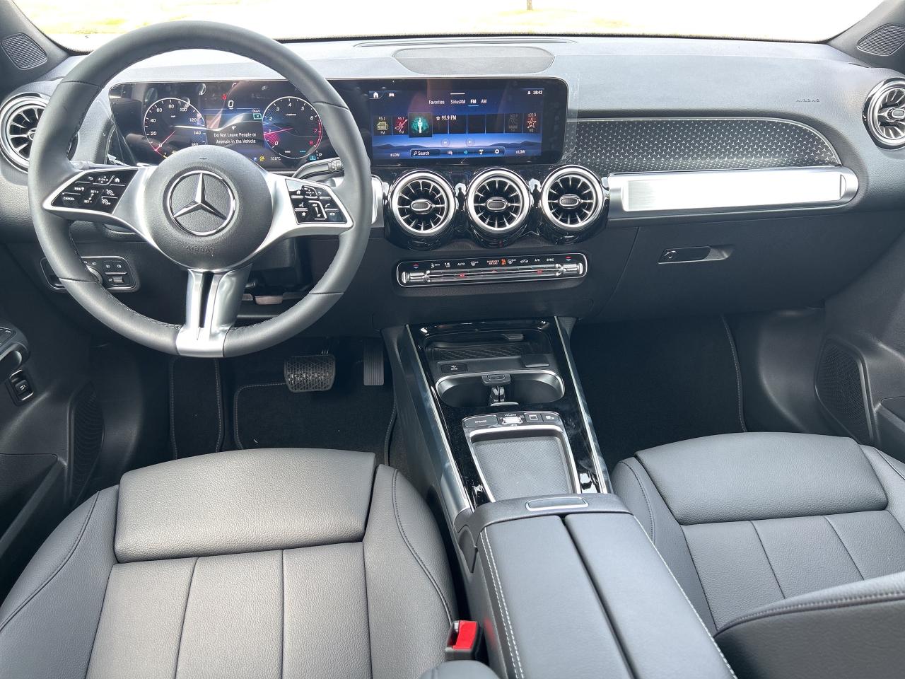 2026 Mercedes-Benz GLB 250 4MATIC Photo