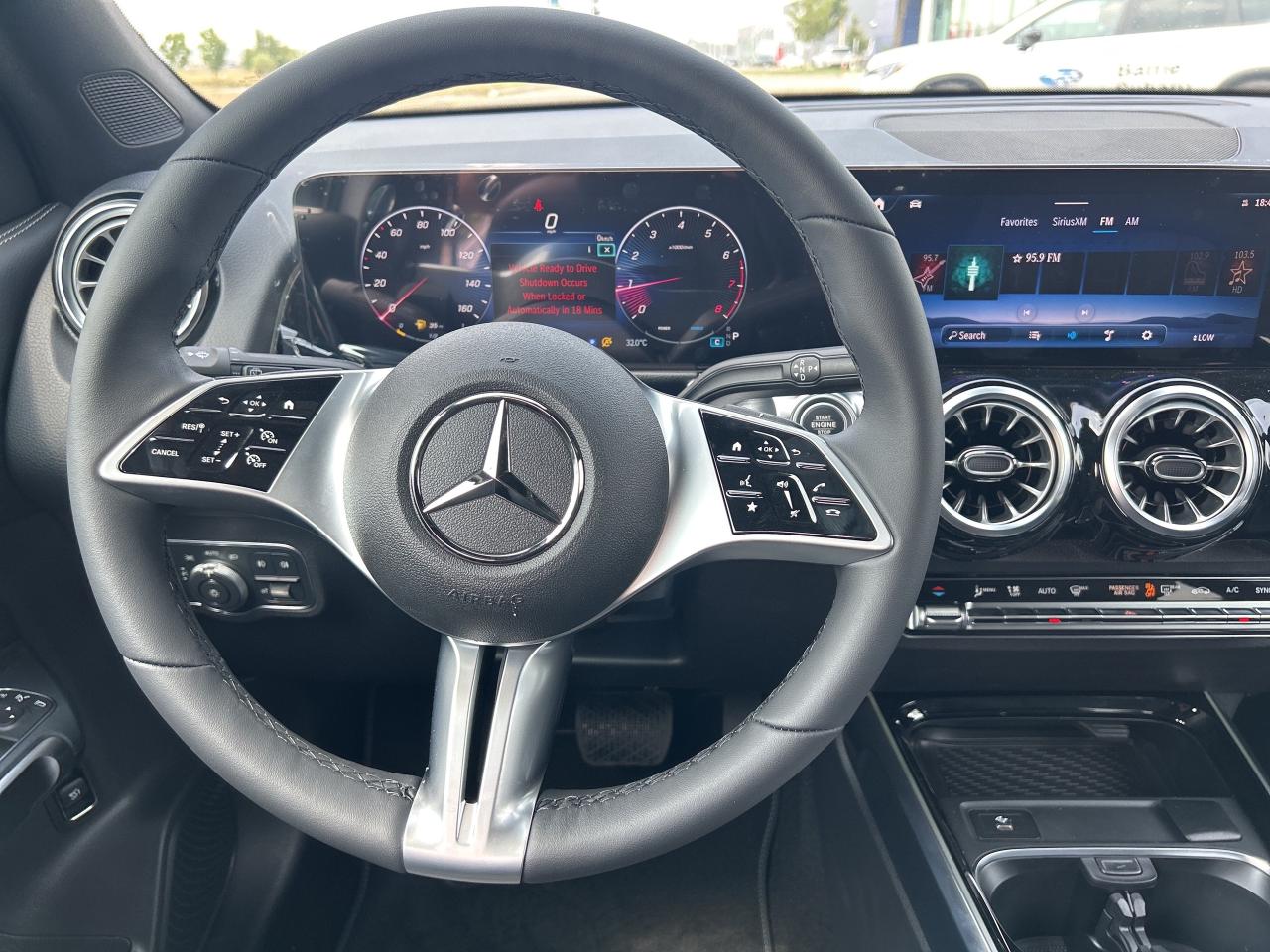 2026 Mercedes-Benz GLB 250 4MATIC Photo