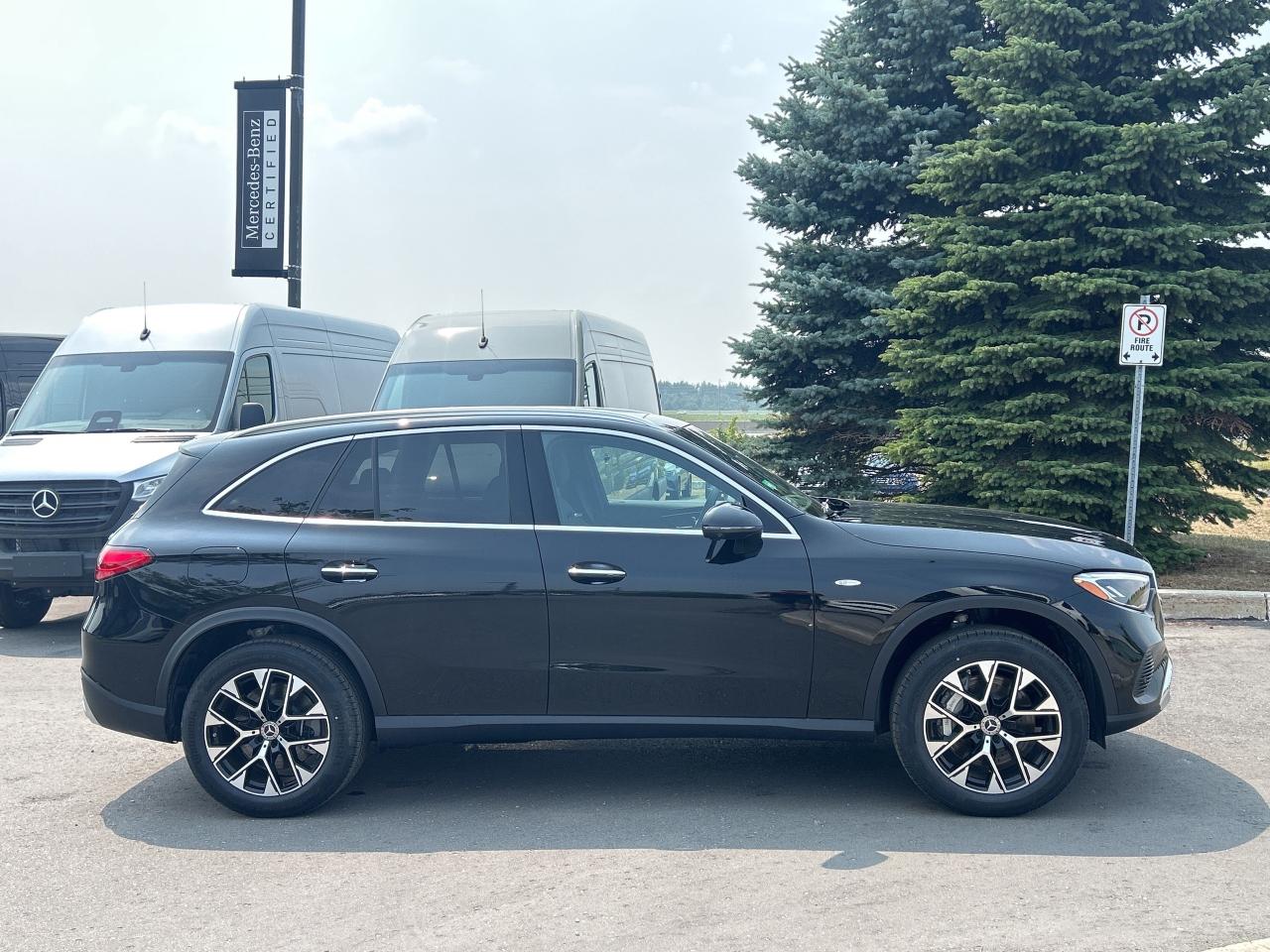 2025 Mercedes-Benz GLC 350e 4MATIC Photo