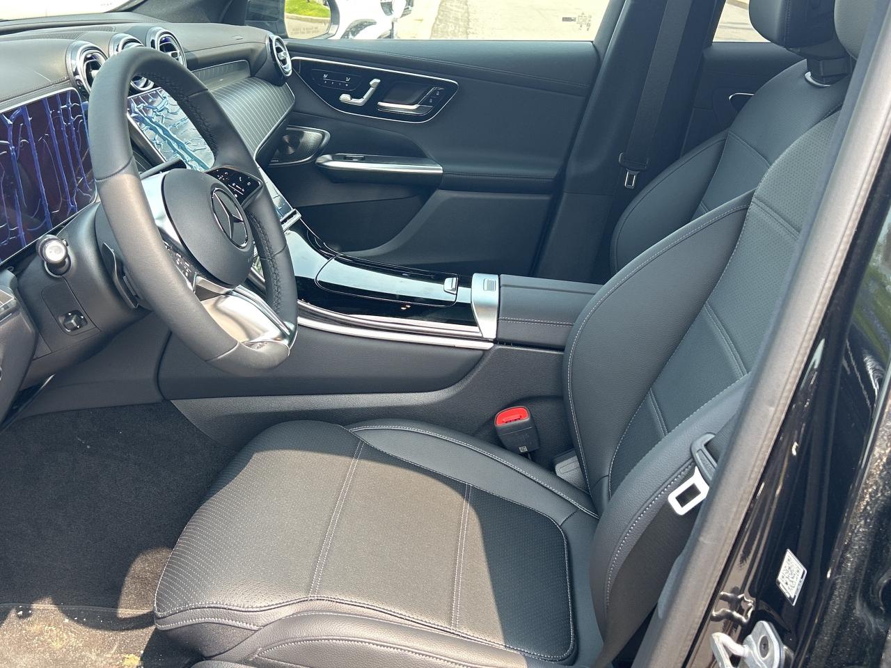 2025 Mercedes-Benz GLC 350e 4MATIC Photo