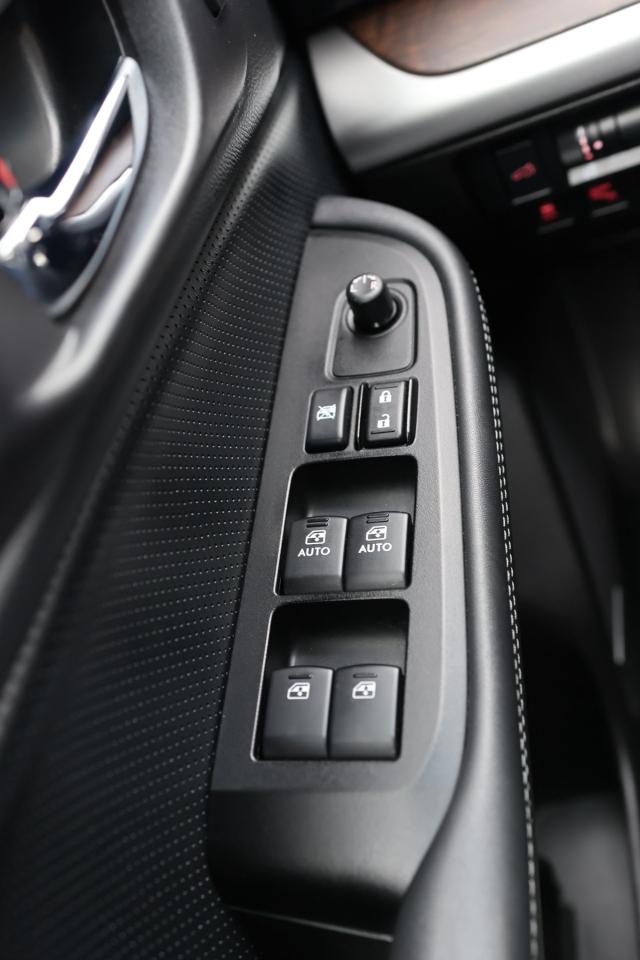 2017 Subaru Outback LIMITED-AWD/NAV/LEATHER/B CAM/SUNROOF/BLIS/H SEATS Photo