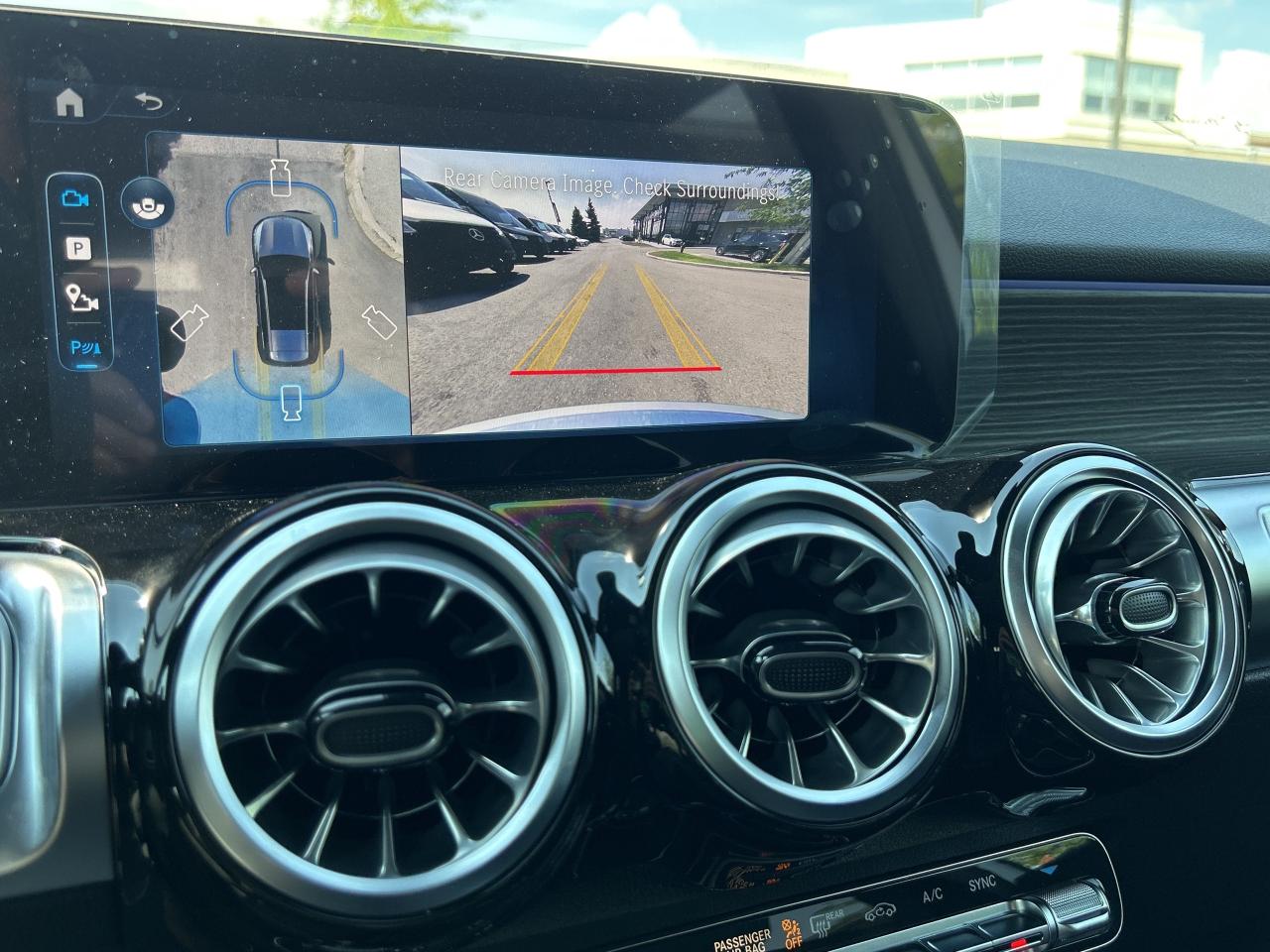 2026 Mercedes-Benz GLB 250 4MATIC Photo