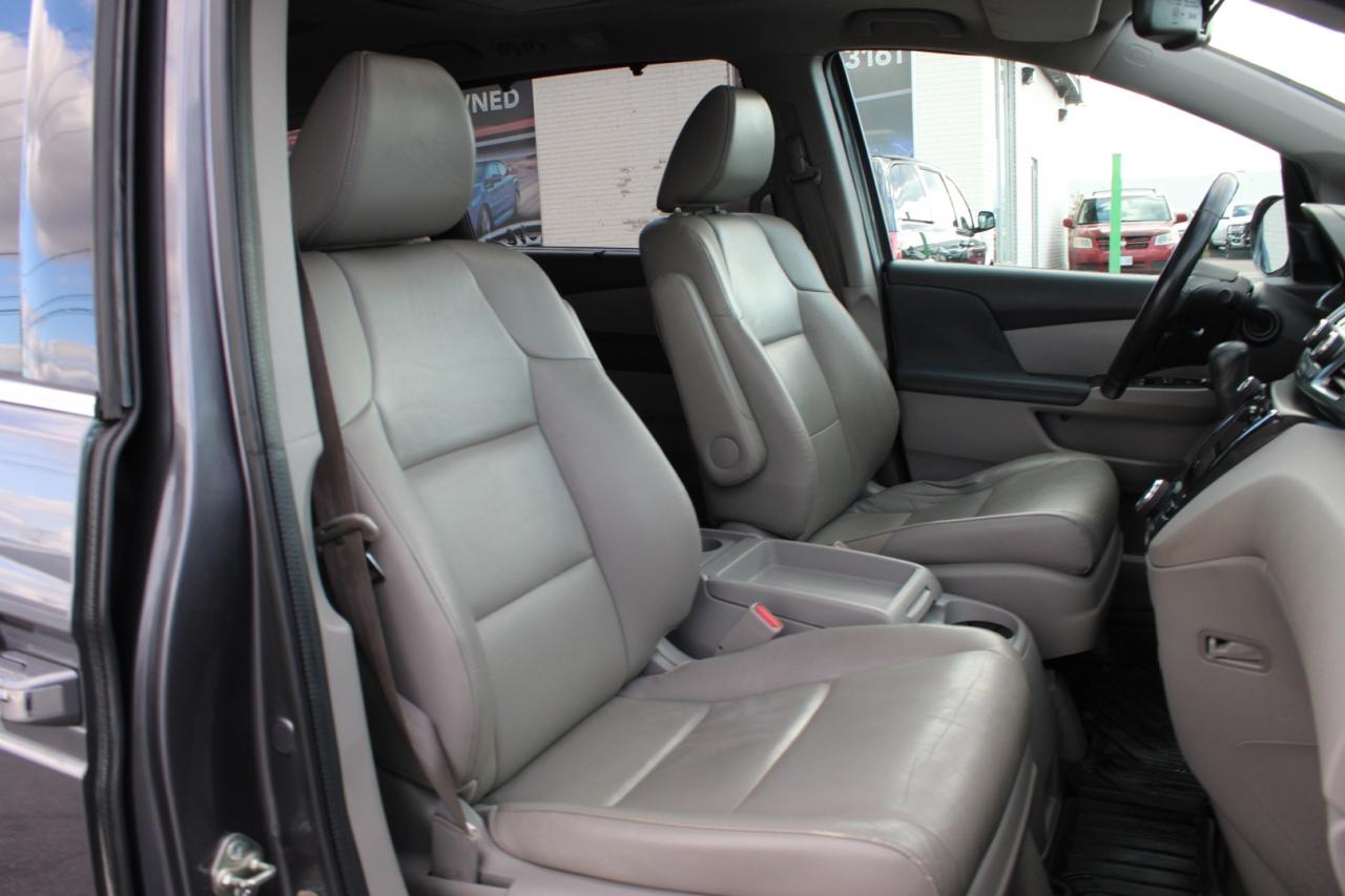 2015 Honda Odyssey Touring 8 Passenger No Accident Safety Certified Photo