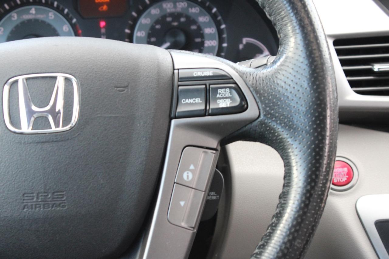 2015 Honda Odyssey Touring 8 Passenger No Accident Safety Certified Photo