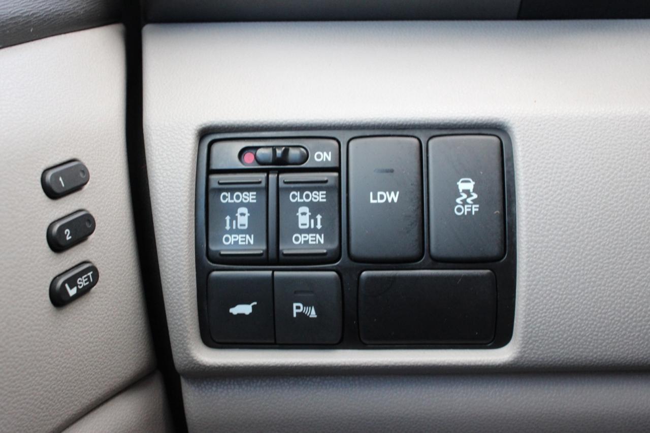 2015 Honda Odyssey Touring 8 Passenger No Accident Safety Certified Photo