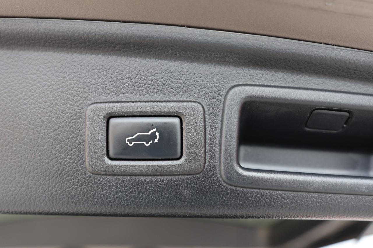 2017 Subaru Forester TOURING-6S MAN-AWD/P SEAT/PANORAMIC ROOF/BLIS/B CA Photo