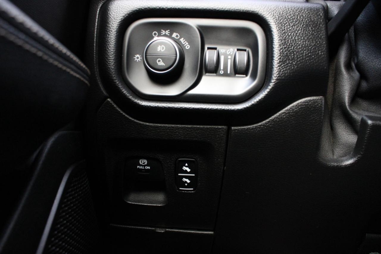 2019 RAM 1500 SPORT CREW CAB NO ACCIDENT SAFETY CERTIFIED Photo