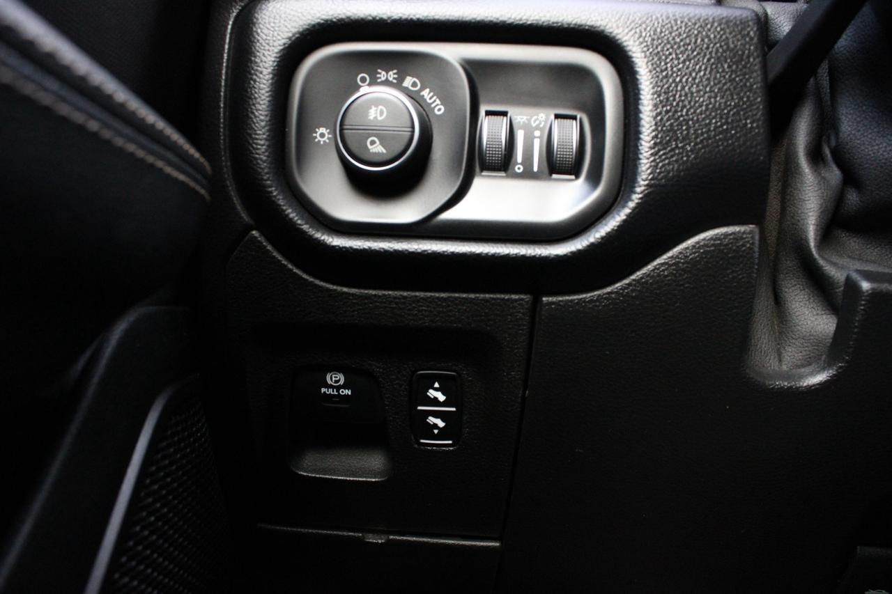 2019 RAM 1500 SPORT CREW CAB NO ACCIDENT Clean Carfax Photo