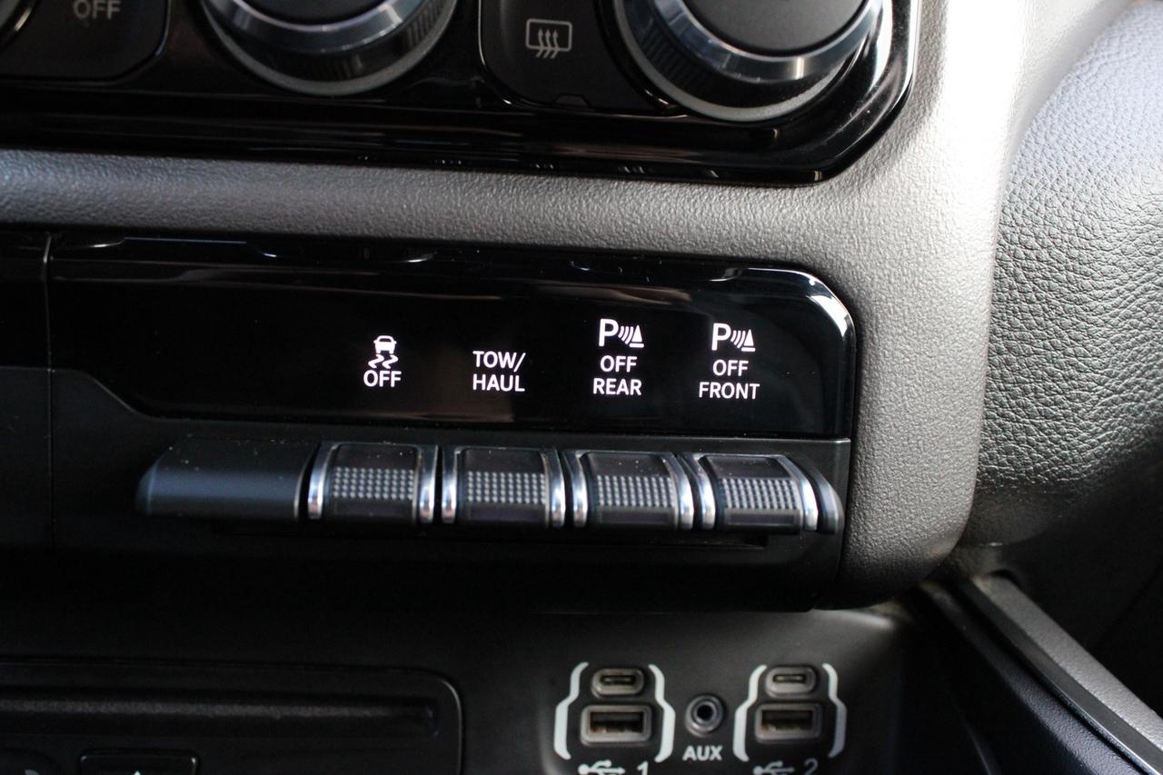 2019 RAM 1500 SPORT CREW CAB NO ACCIDENT Clean Carfax Photo