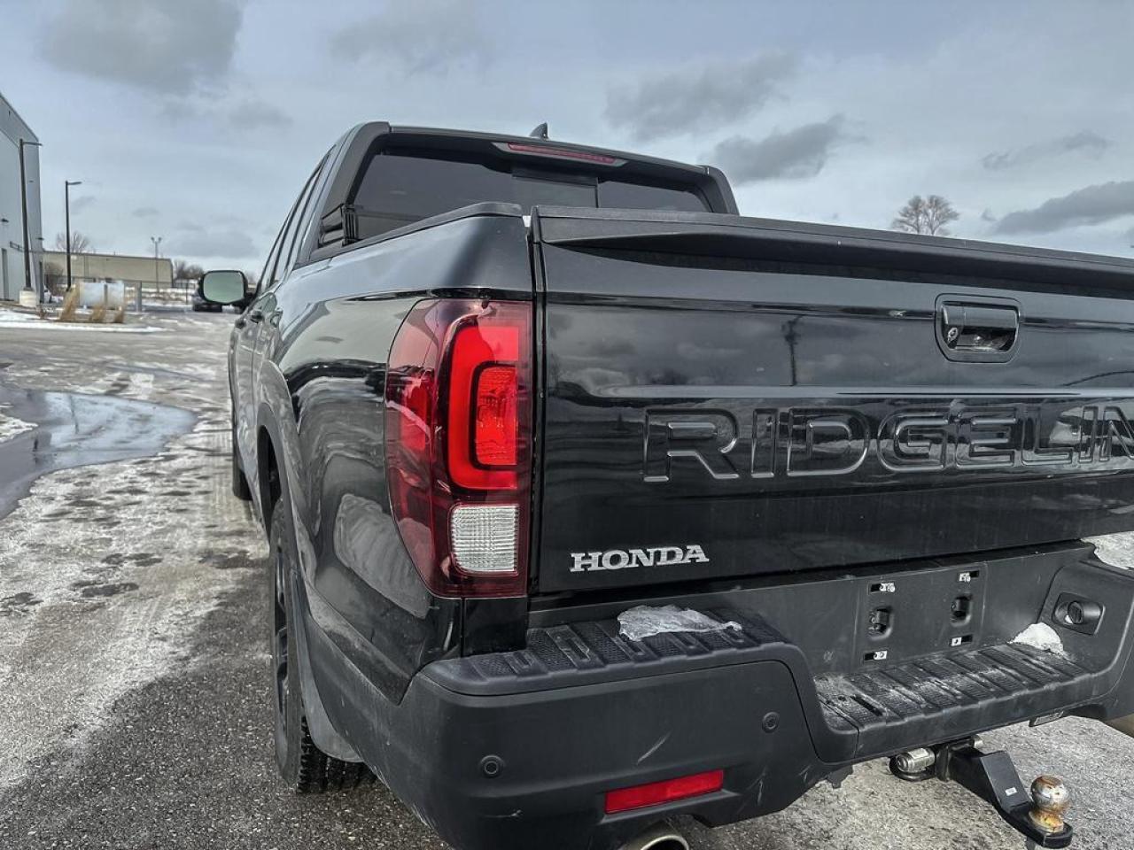 2025 Honda Ridgeline Black Edition Photo