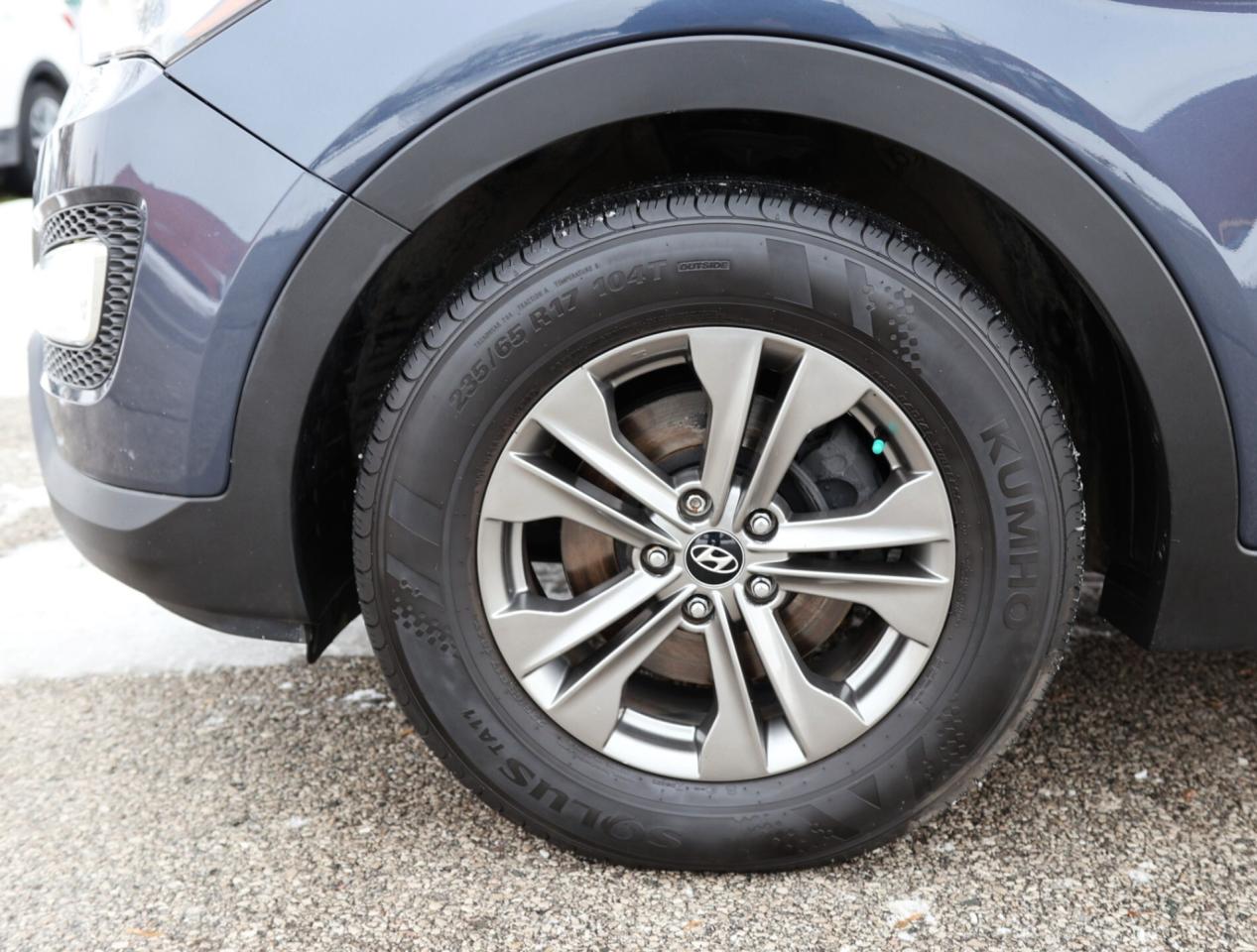 2013 Hyundai Santa Fe GL-LIMITED AVAILABILITY-2.4L/HEATED SEATS/BLUETOOT Photo