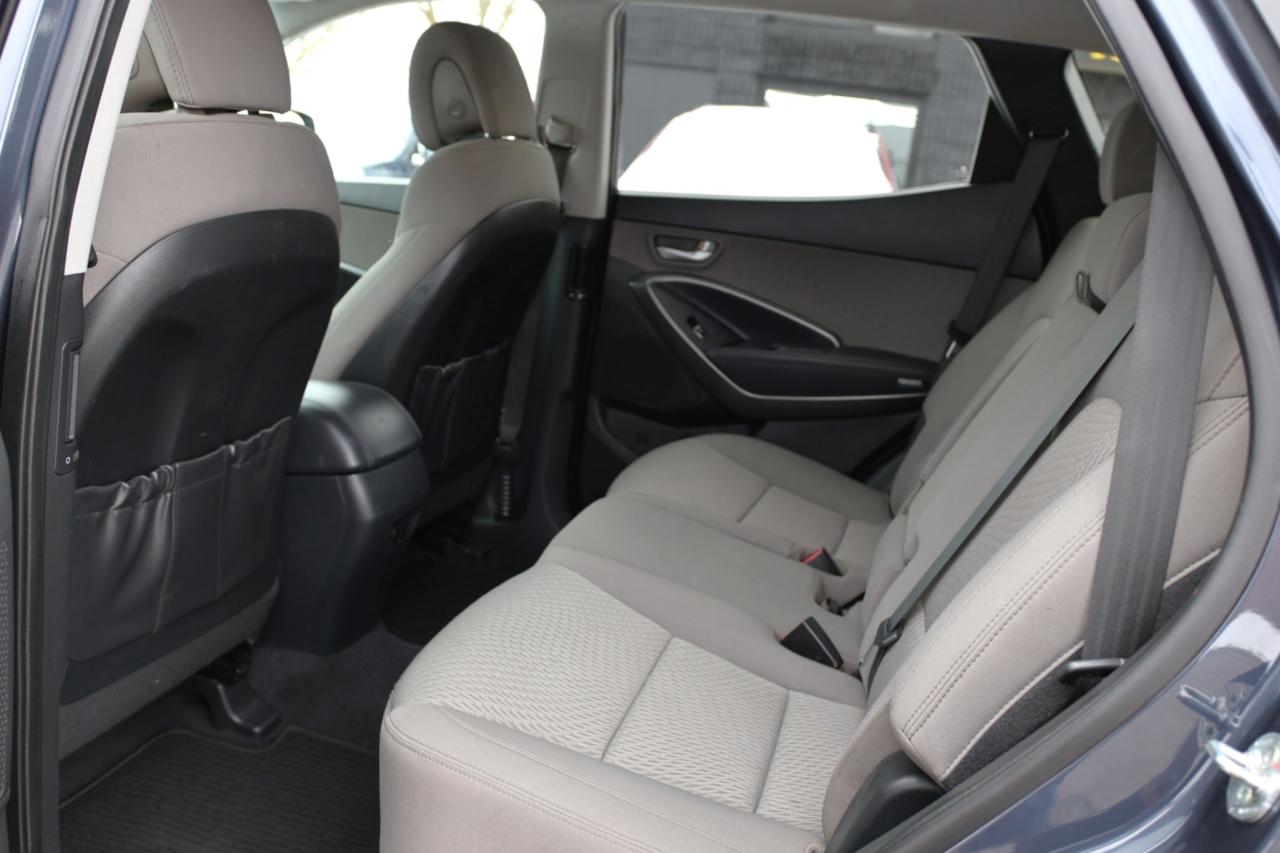 2013 Hyundai Santa Fe GL-LIMITED AVAILABILITY-2.4L/HEATED SEATS/BLUETOOT Photo