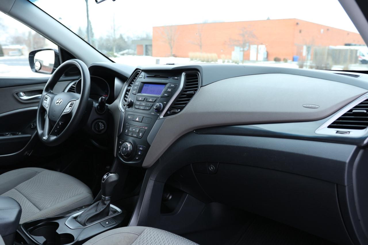 2013 Hyundai Santa Fe GL-LIMITED AVAILABILITY-2.4L/HEATED SEATS/BLUETOOT Photo
