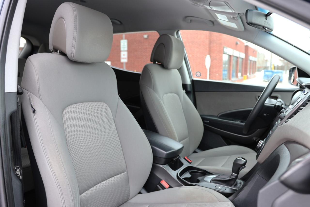 2013 Hyundai Santa Fe GL-LIMITED AVAILABILITY-2.4L/HEATED SEATS/BLUETOOT Photo