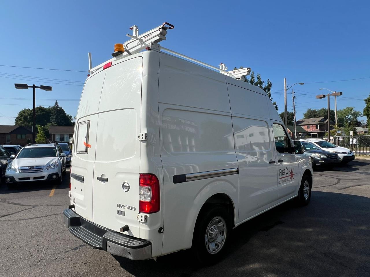 2014 Nissan NV 2500 V6 SV High Roof Photo4