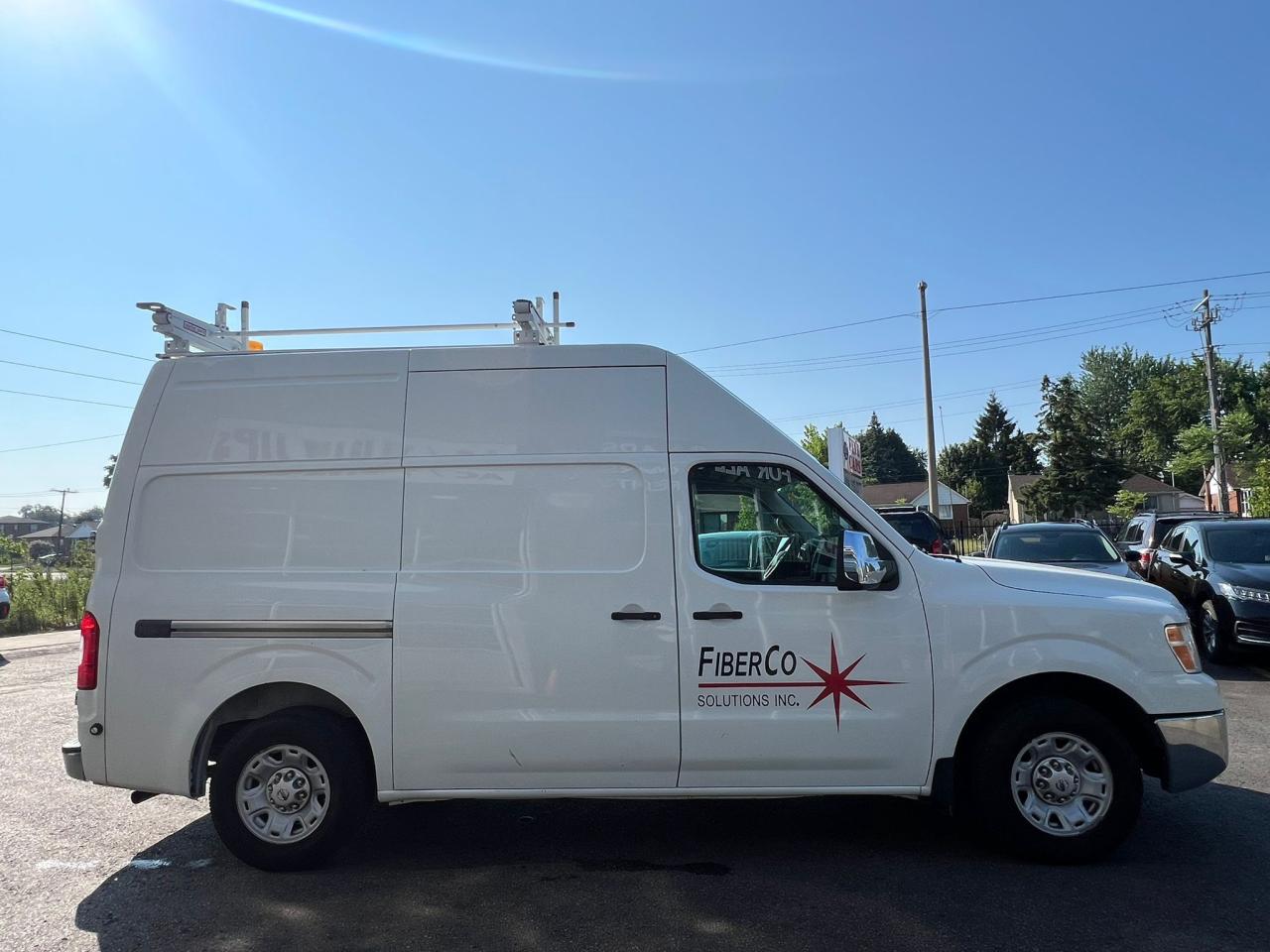 2014 Nissan NV 2500 V6 SV High Roof Photo3