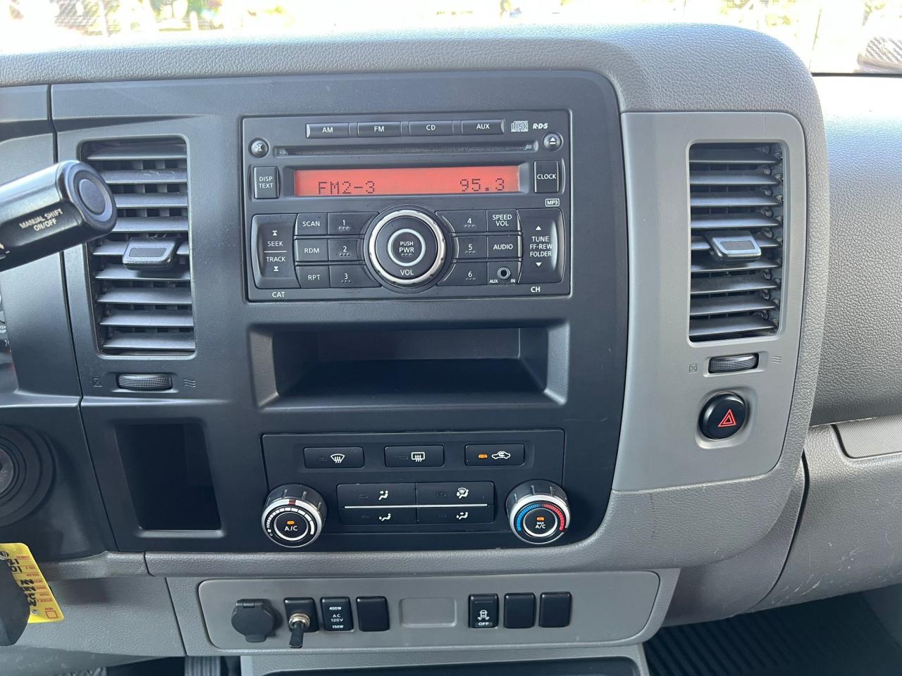 2014 Nissan NV 2500 V6 SV High Roof Photo