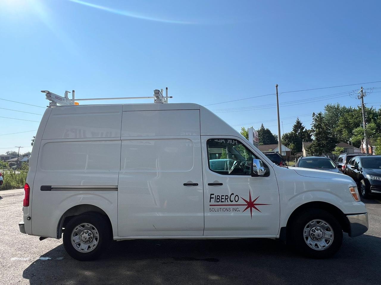 2014 Nissan NV 2500 V6 SV High Roof Photo3