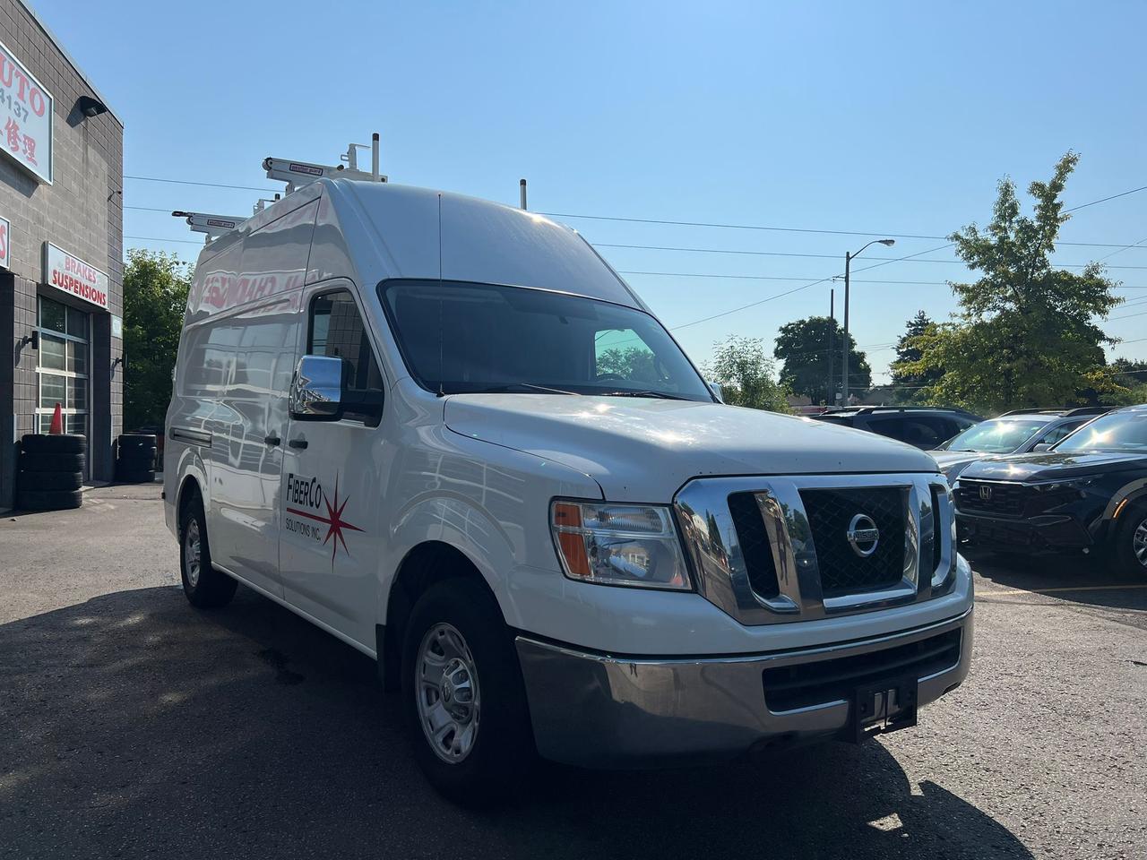 2014 Nissan NV 2500 V6 SV High Roof Photo2