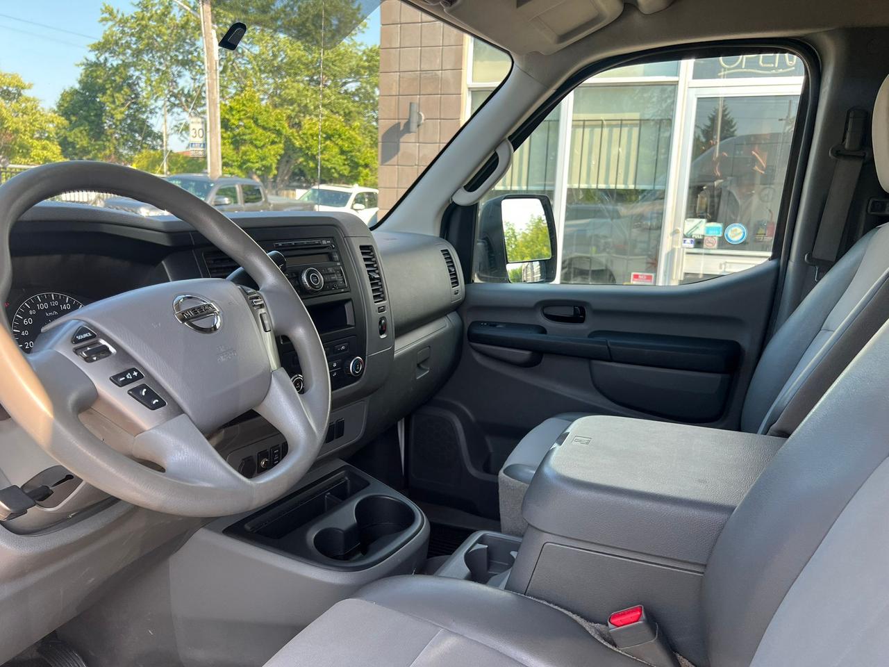 2014 Nissan NV 2500 V6 SV High Roof Photo