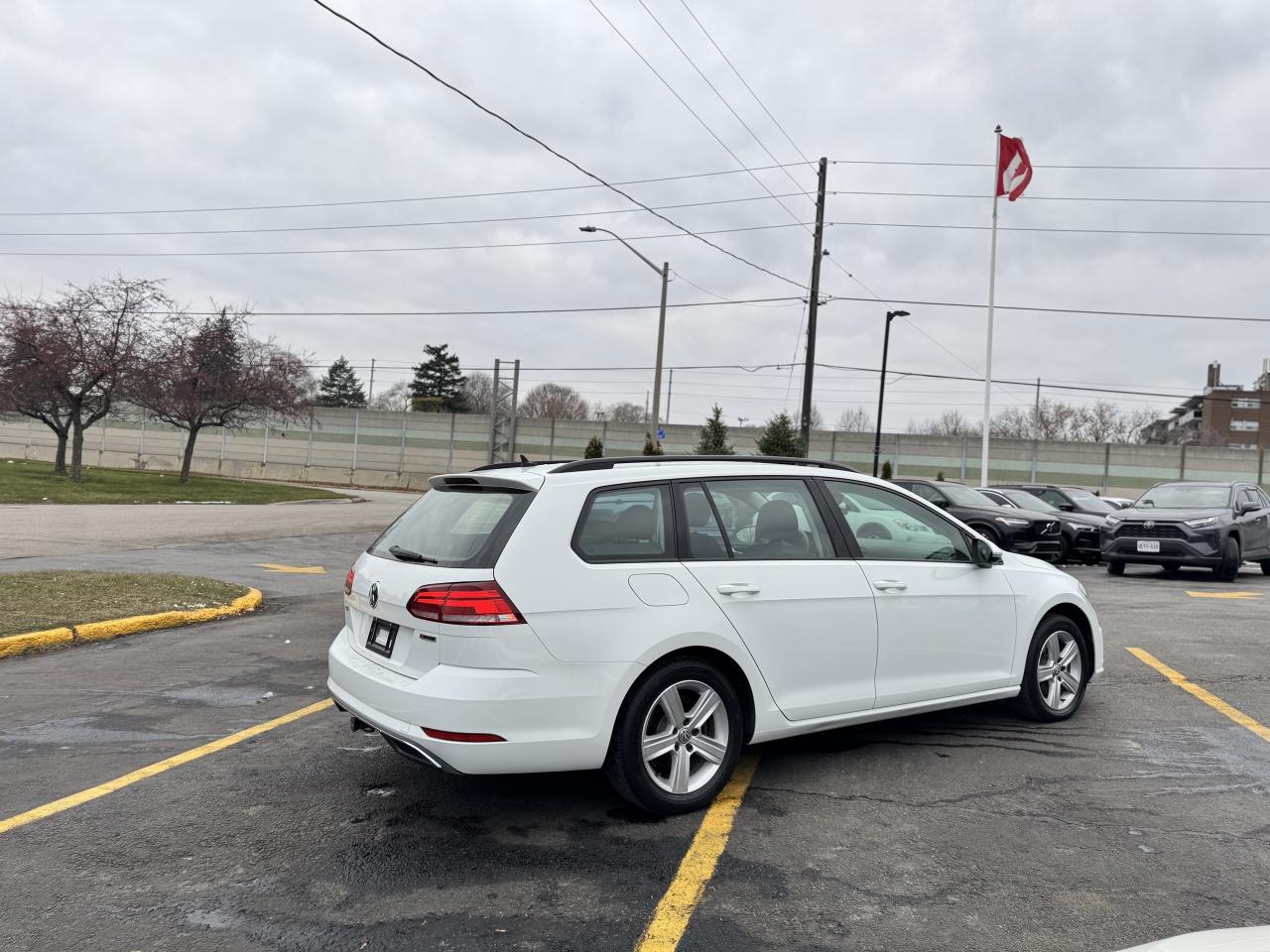 2019 Volkswagen Golf SportWagen Comfortline Manual 4MOTION Photo
