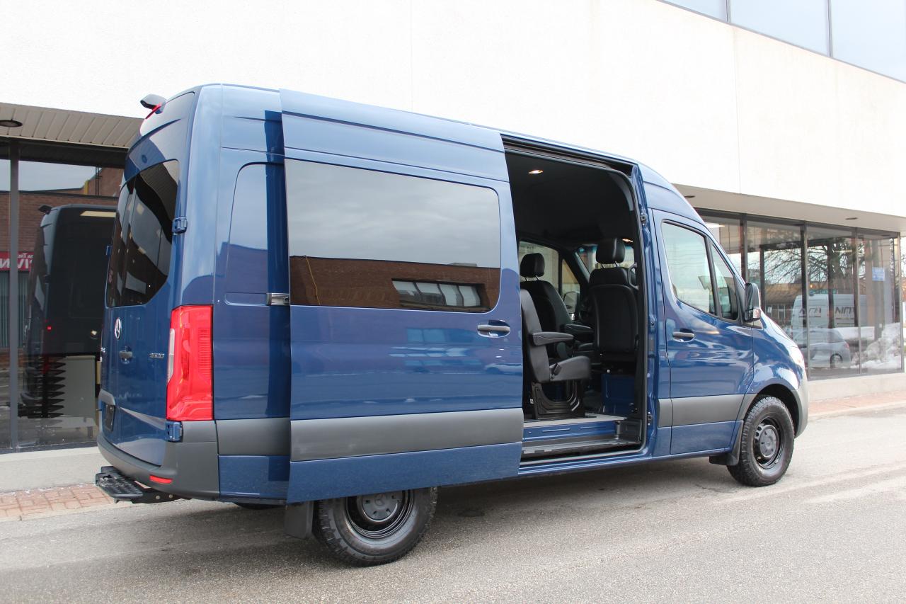 2022 Mercedes-Benz Sprinter Crew Van 5 PASSENGERS" - "LEATHER" - "3.0L DIESEL Photo