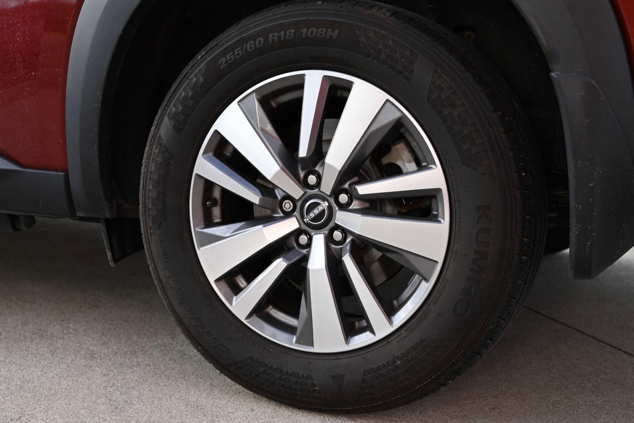 2022 Nissan Pathfinder SL Photo