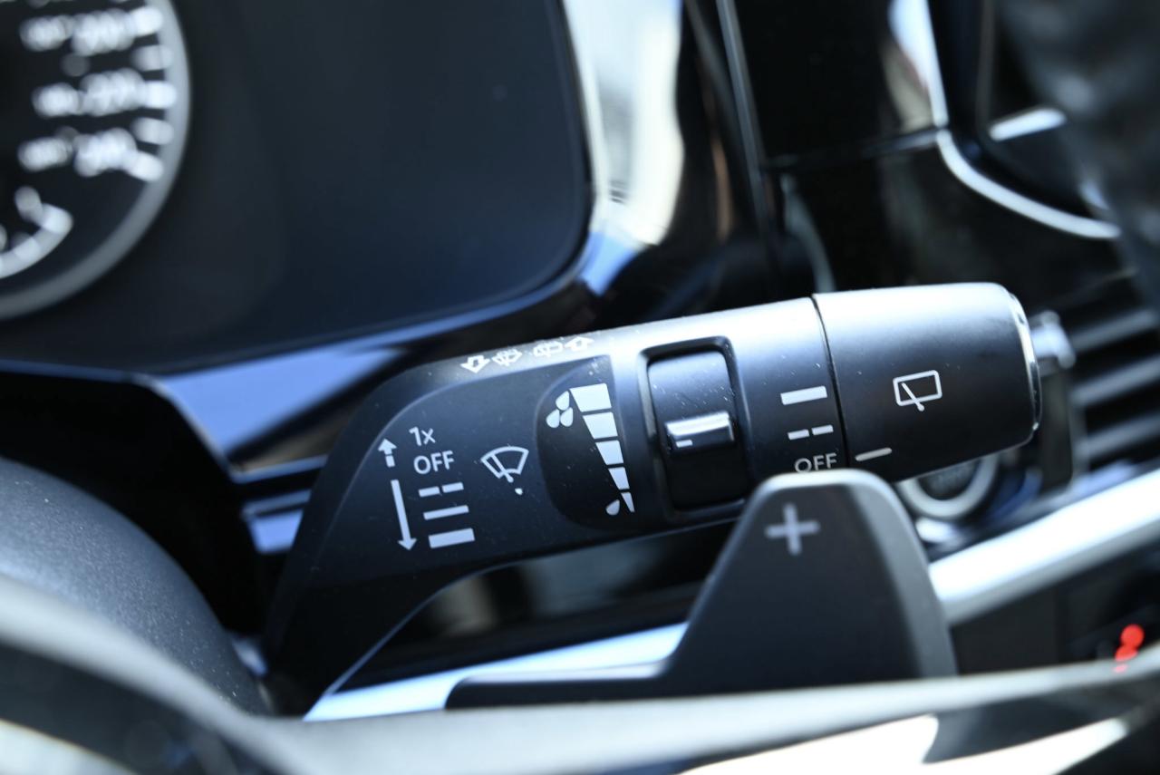 2022 Nissan Pathfinder SL Photo