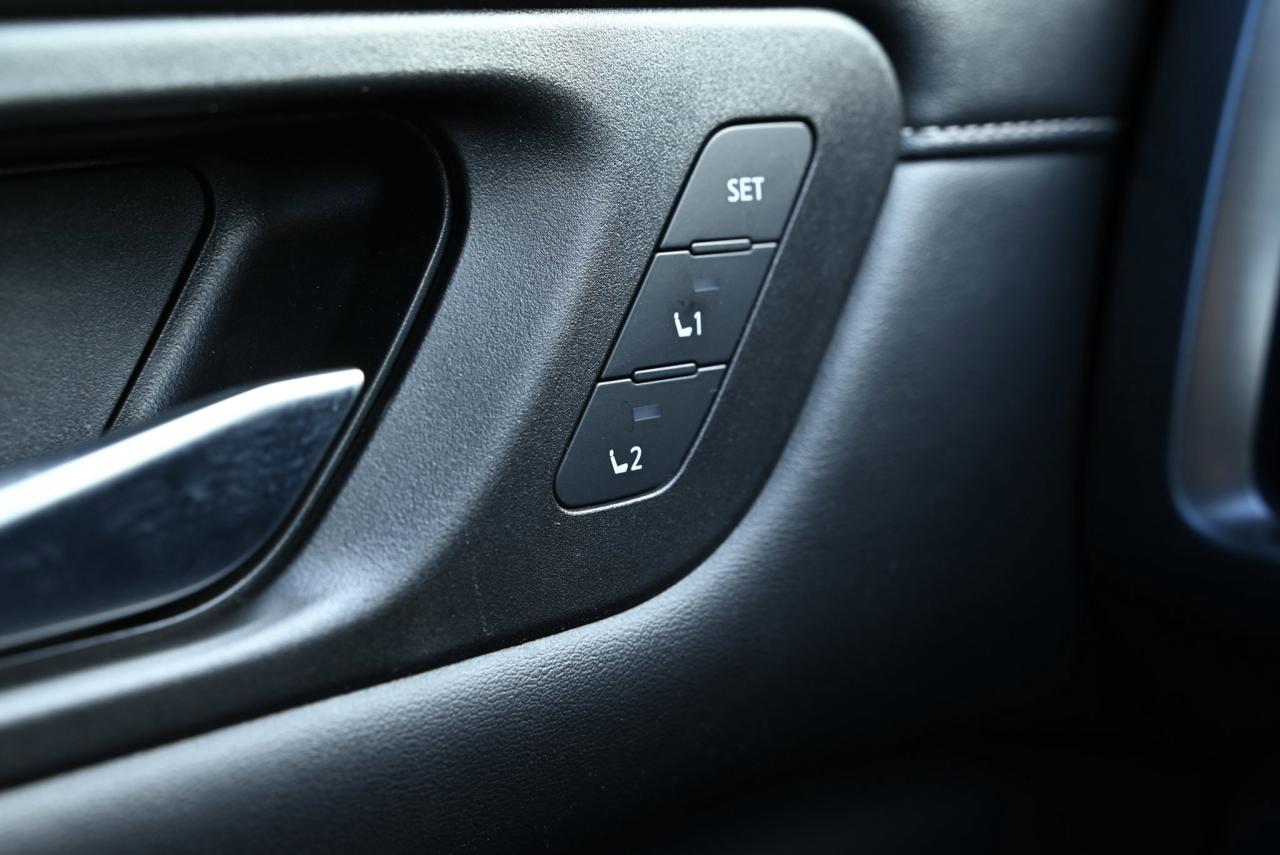 2022 Nissan Pathfinder SL Photo