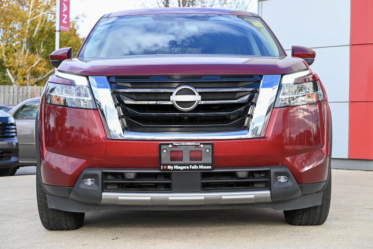 2022 Nissan Pathfinder SL/ 8 RIDER SUV/ SUNROOF/ 1-OWNER/ 4WD Photo