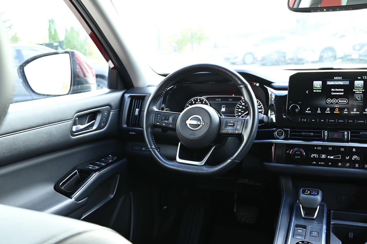 2022 Nissan Pathfinder SL/ 8 RIDER SUV/ SUNROOF/ 1-OWNER/ 4WD Photo