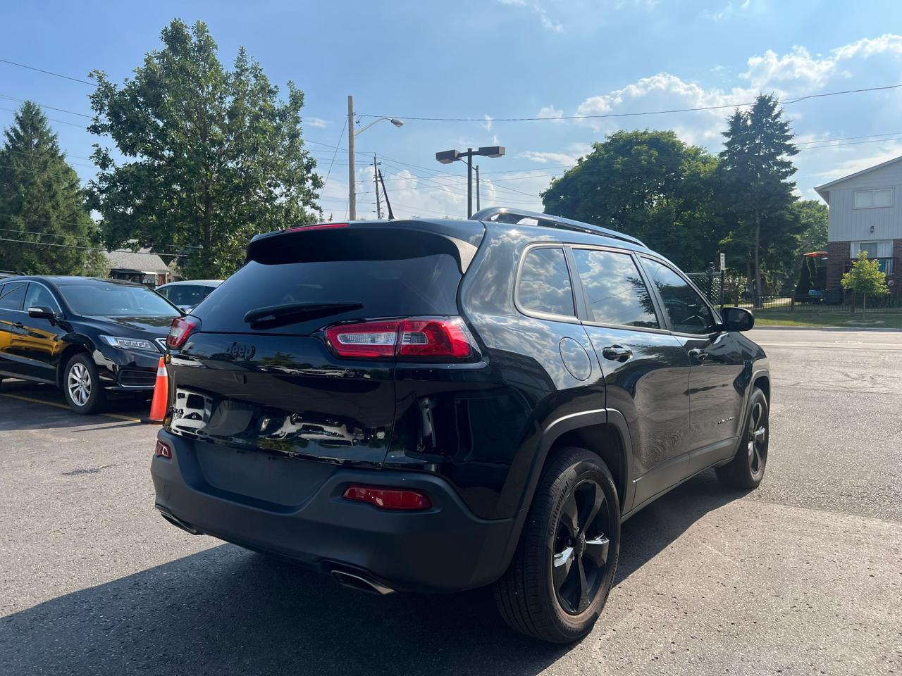 2016 Jeep Cherokee 4WD 4dr North Photo