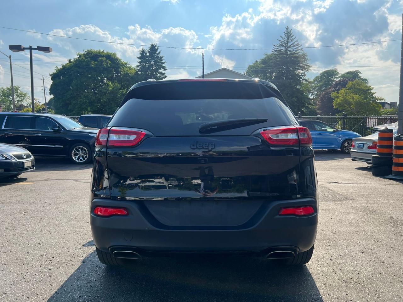 2016 Jeep Cherokee 4WD 4dr North Photo