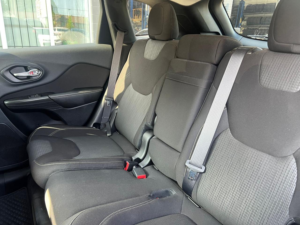 2016 Jeep Cherokee 4WD 4dr North Photo