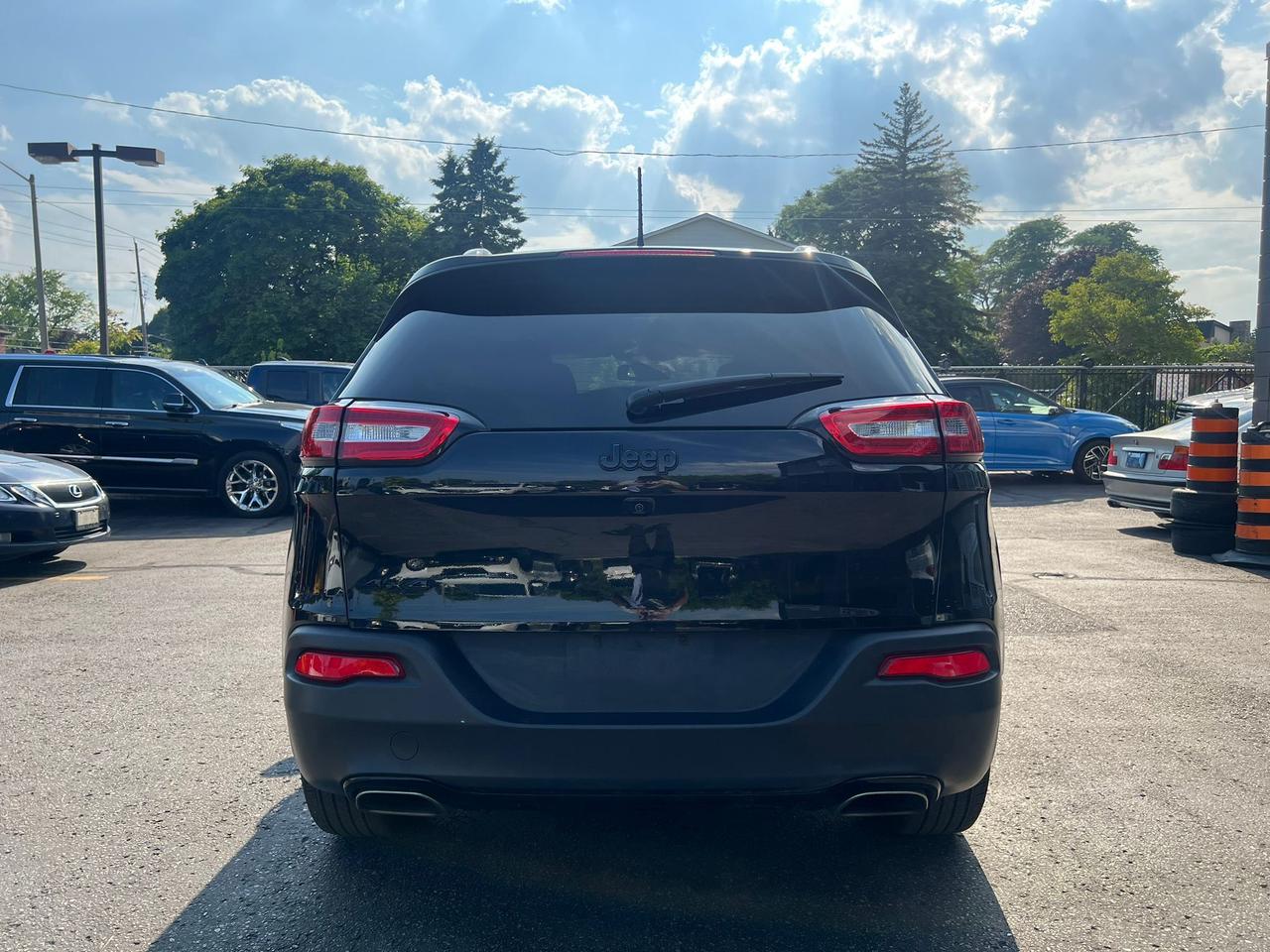 2016 Jeep Cherokee 4WD 4dr North Photo