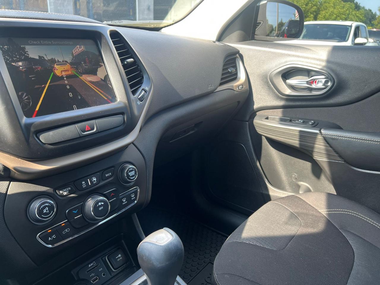 2016 Jeep Cherokee 4WD 4dr North Photo