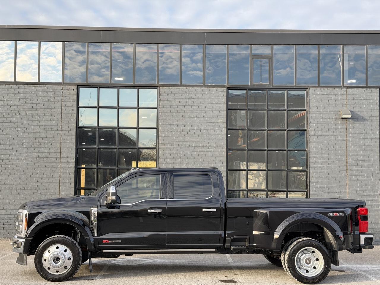 2024 Ford F-450 SUPER DUTY King Ranch 4WD Crew Cab 8' Box Photo