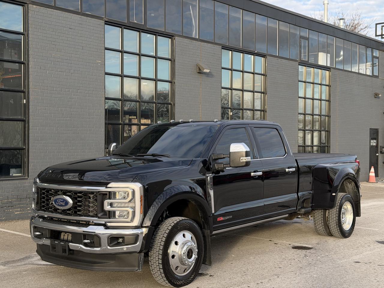 2024 Ford F-450 SUPER DUTY King Ranch 4WD Crew Cab 8' Box Photo