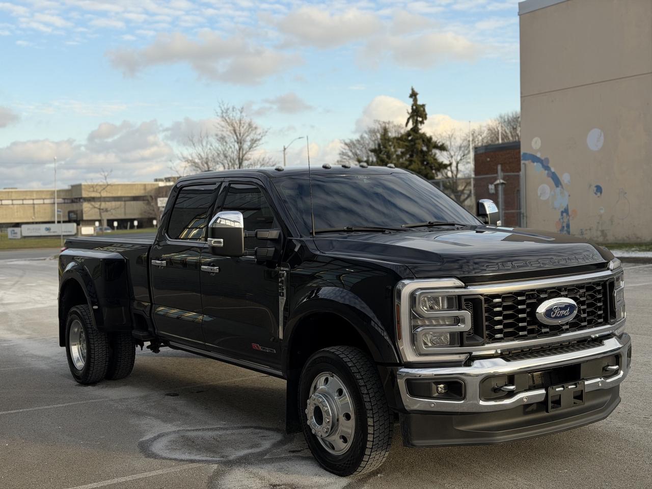 2024 Ford F-450 SUPER DUTY King Ranch 4WD Crew Cab 8' Box Photo