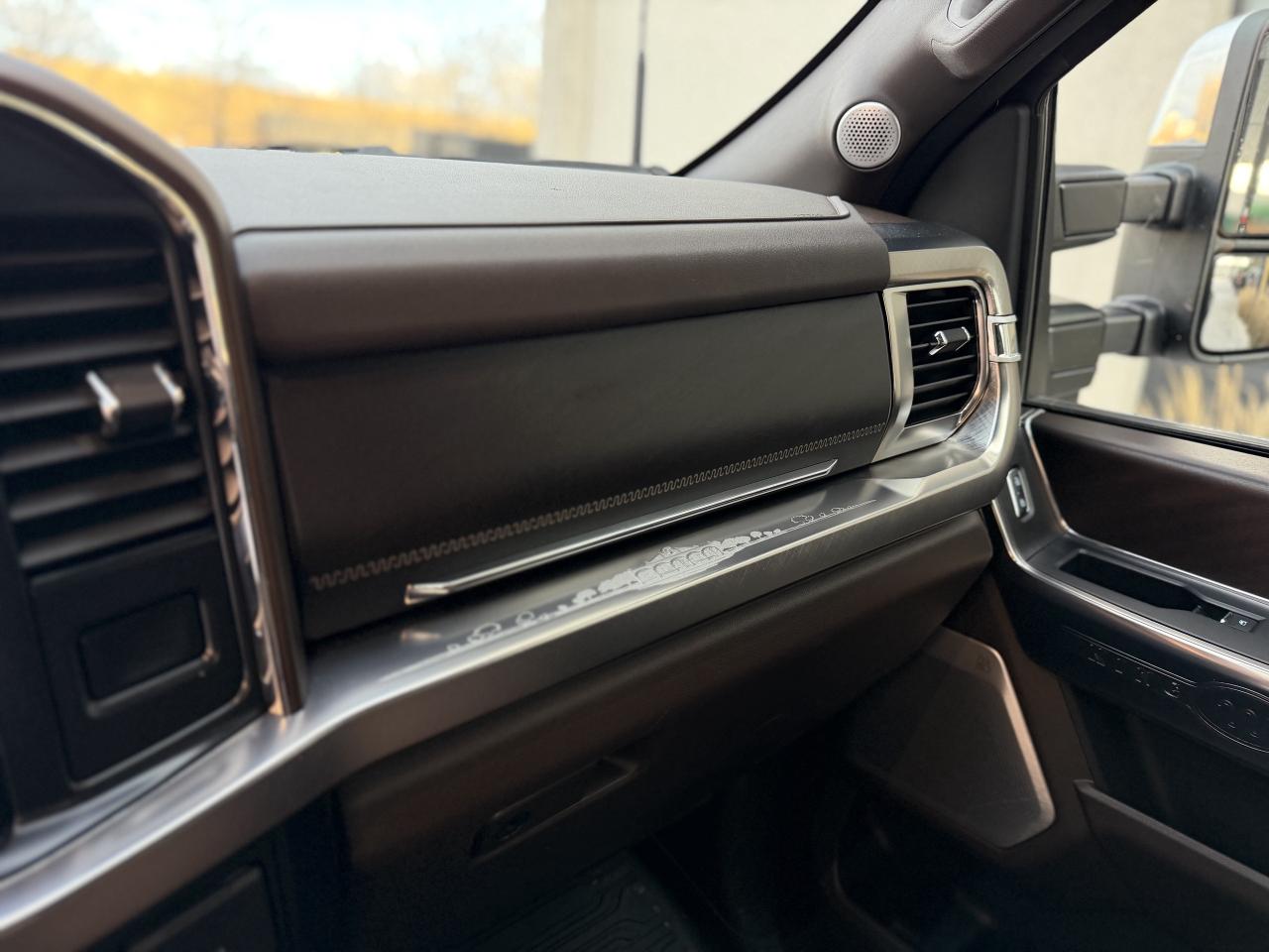 2024 Ford F-450 SUPER DUTY King Ranch 4WD Crew Cab 8' Box Photo