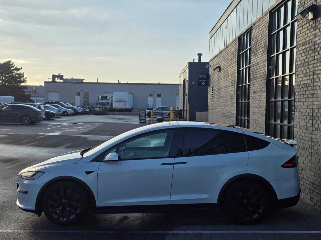 2023 Tesla Model X AWD Photo