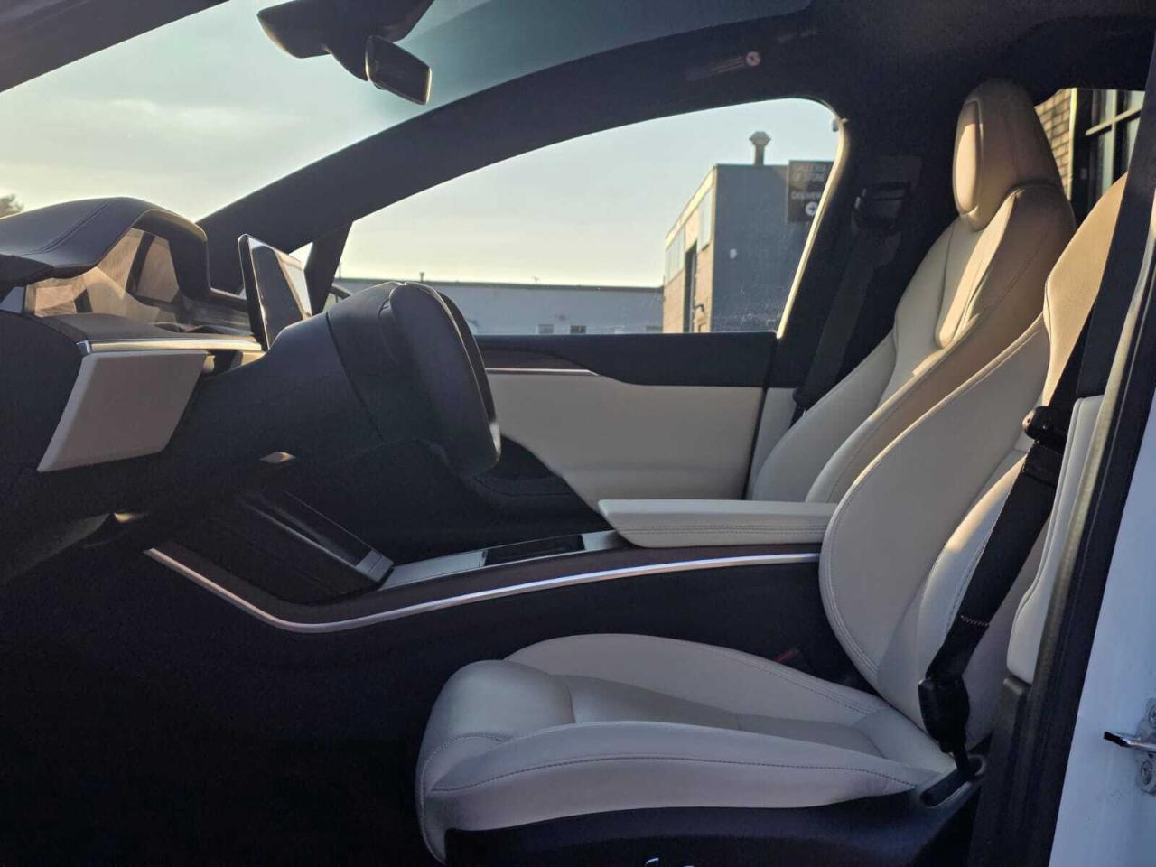 2023 Tesla Model X AWD Photo