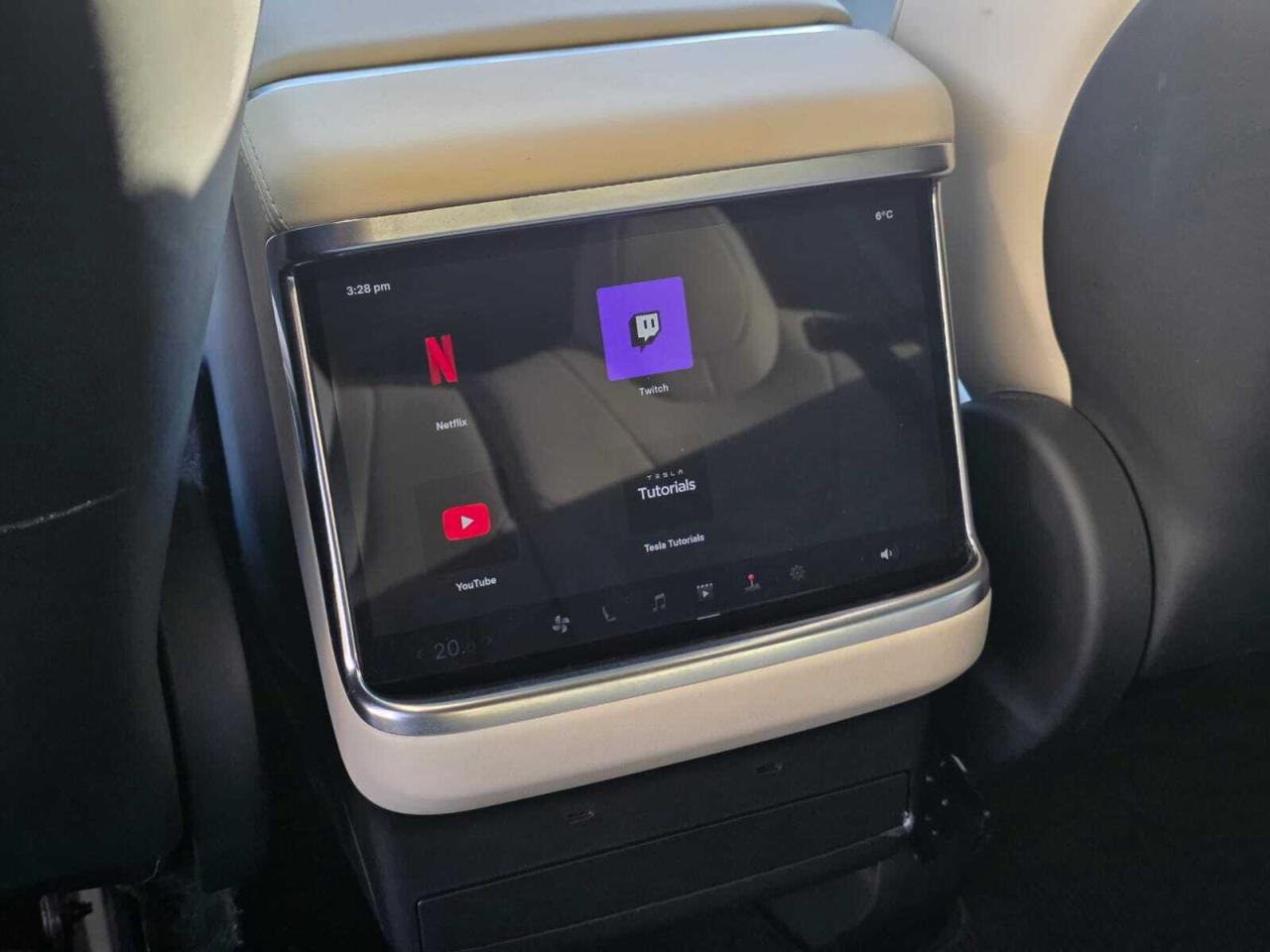 2023 Tesla Model X AWD Photo