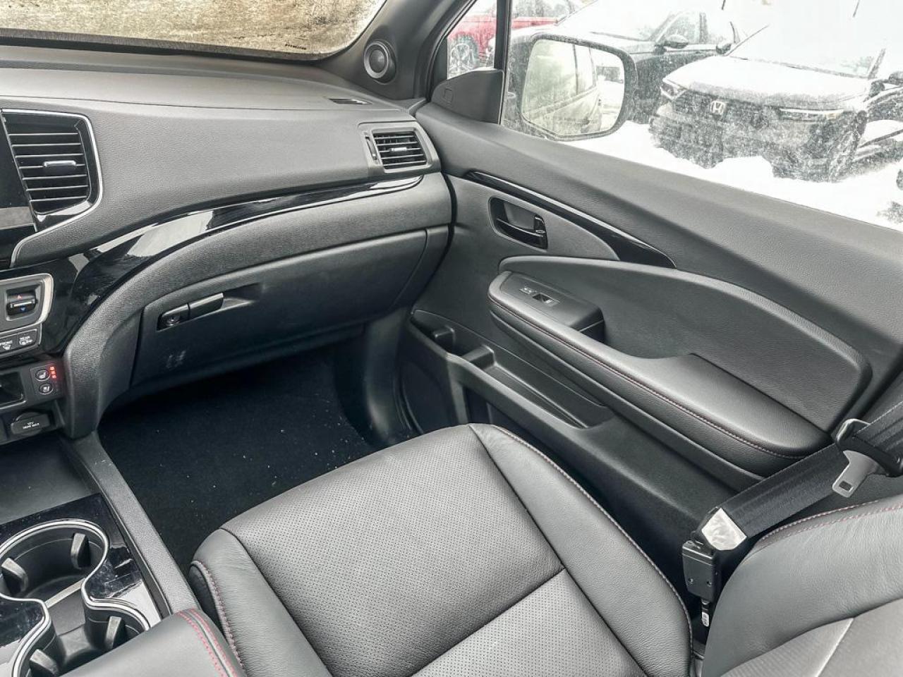 2025 Honda Passport Black Edition Photo